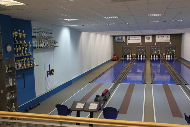 Teke Bowling Centrum Es Sport Panzio Szeged Eksteriør bilde